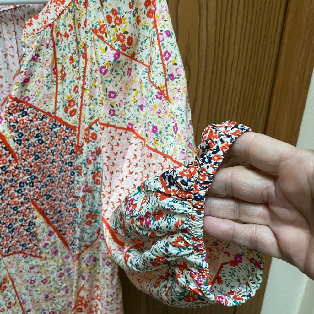Rose & Olive Multicolor Floral Top - Picture 3 of 3